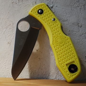складной нож Spyderco Salt I Yellow
