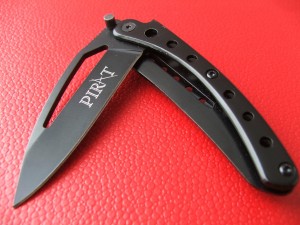 dscf2333-small-black-pirat-knife-300x225.jpg