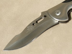 dscf0211-Boker-Magnum-01GL828-big-folding-knife-blade клинок