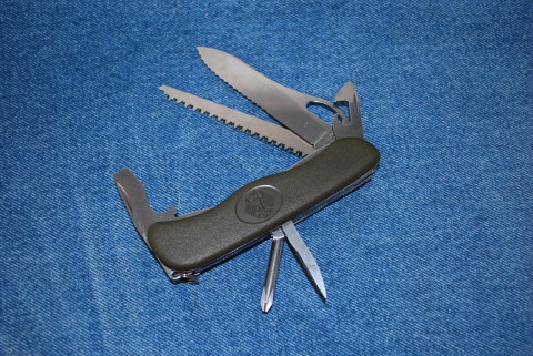 нож бундесвера производства Victorinox