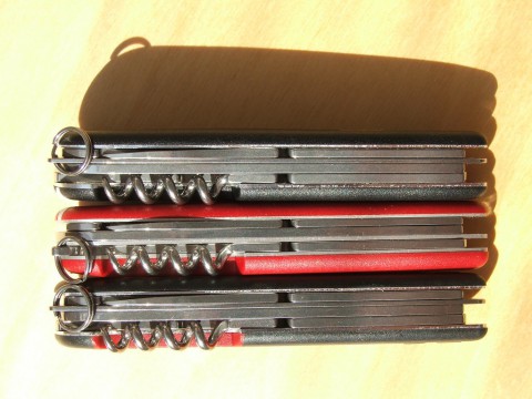 Victroinox-Forester-Rucksack-SAK-knives-dscf2278-480x360.jpg