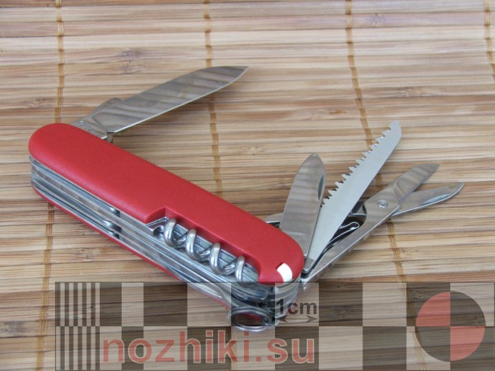 дешевые накладки на варианте ножа Victorinox Huntsman