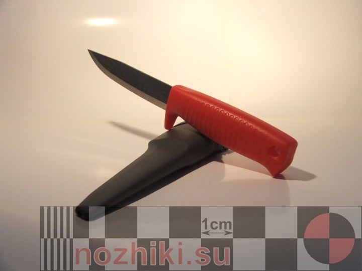 нож Мора с пластиковой рукояткой и ножнами