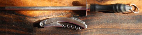 металлический мусат и нож сомелье